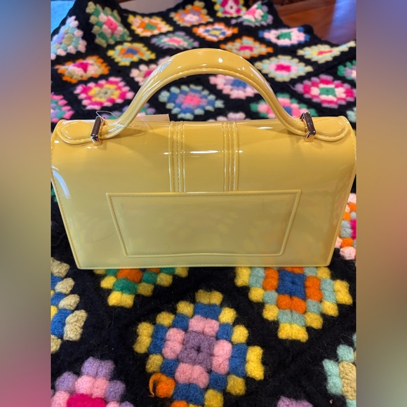 NWT Yellow Plastic Handbag & crossbody, by Olivia Miller - Picture 4 of 8